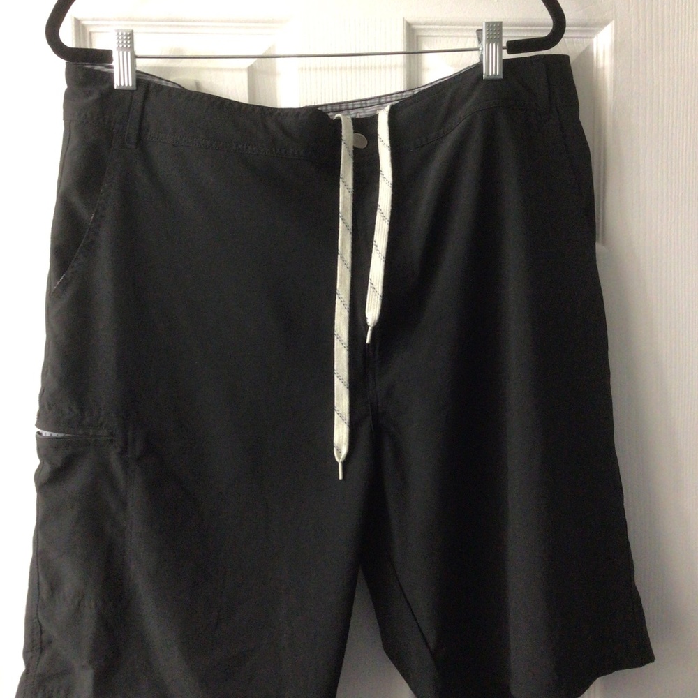Men’s swim trunk